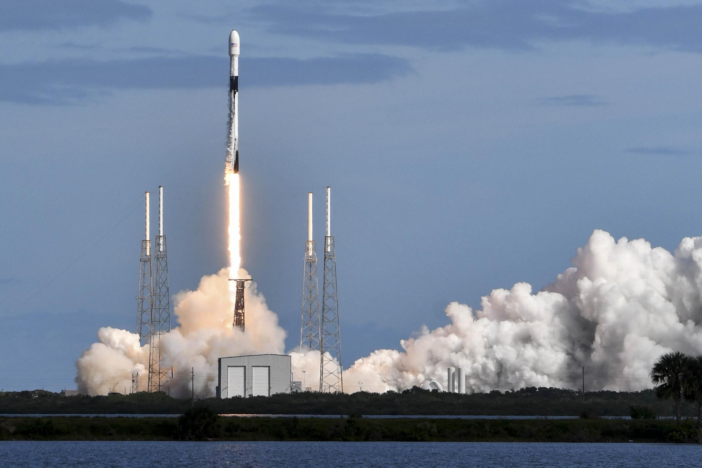 SpaceX launches dozens more mini-satellites for global internet project - Chelmsford Weekly News