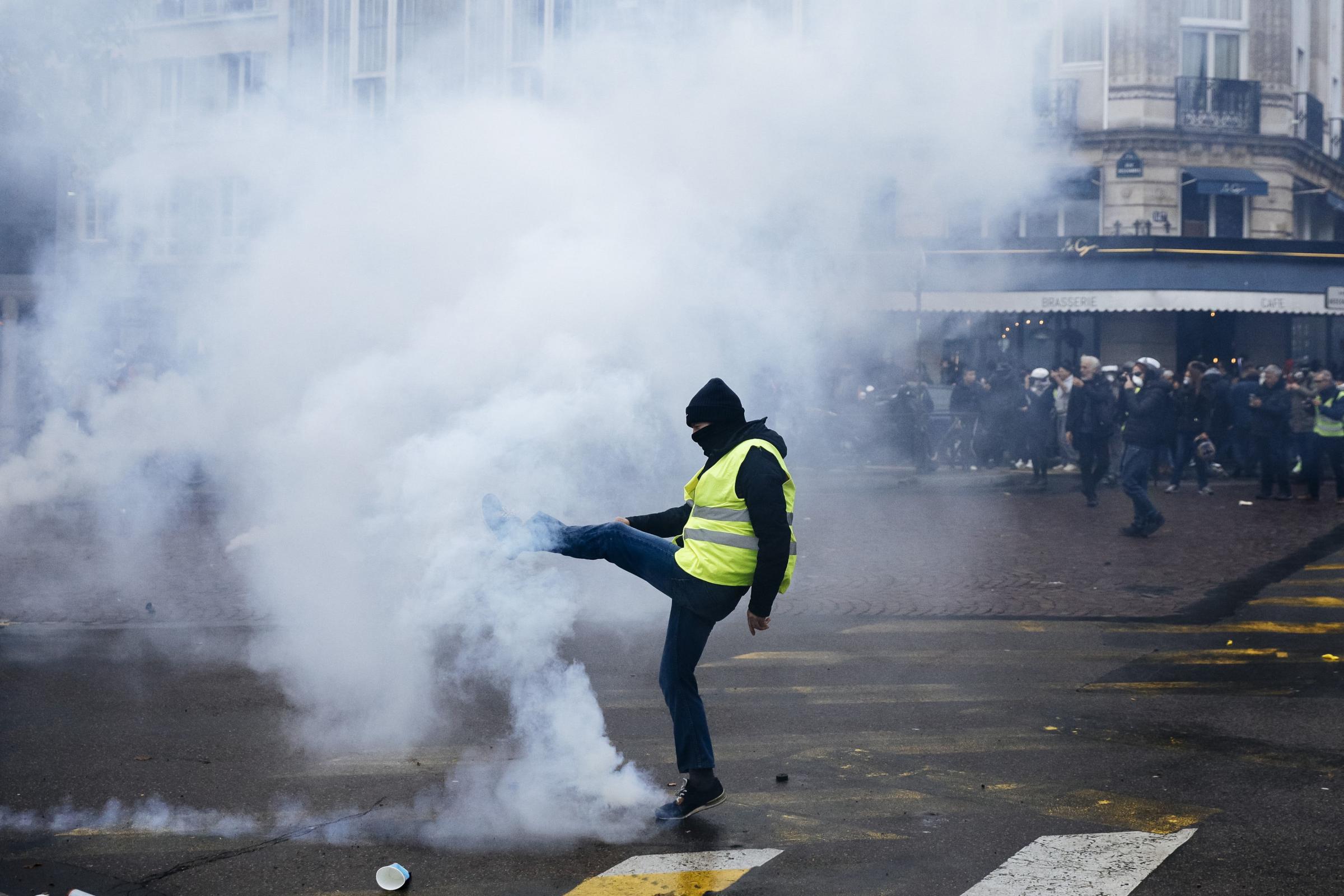 Tear gas fired by police as yellow vest protesters mark anniversary - Chelmsford Weekly News
