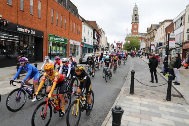 LIVE BLOG: World's best cyclist race through Colchester streets