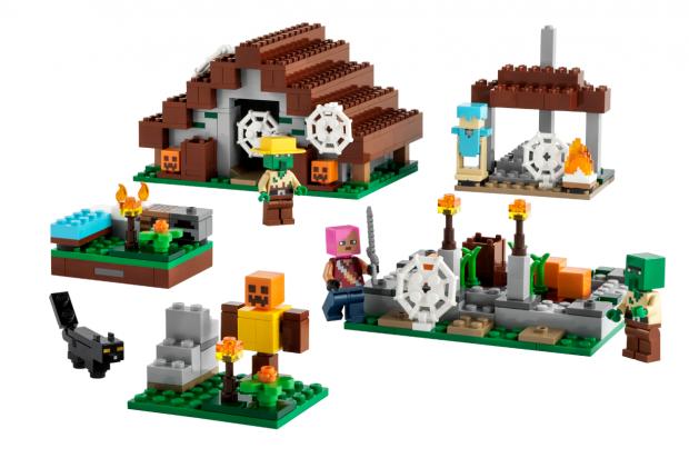Chelmsford Weekly News: LEGO® Minecraft® The Abandoned Village. Credit: LEGO
